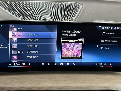 Used 2025 BMW 330i Sedan w/ Premium Package image 17