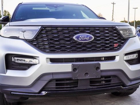 Used 2022 Ford Explorer ST image 6