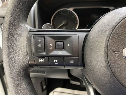 Used 2023 Nissan Rogue SV image 26