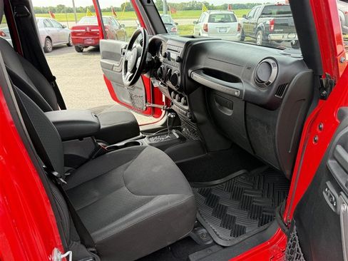 Used 2015 Jeep Wrangler Unlimited Sport w/ Quick Order Package 24S AWD/4WD image 9
