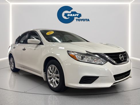 Used 2017 Nissan Altima 2.5 S w/ Power Driver Seat Package FWD image 11