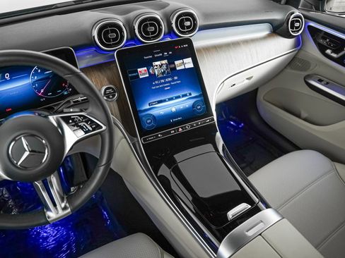 Certified 2026 Mercedes-Benz GLC 300 image 18
