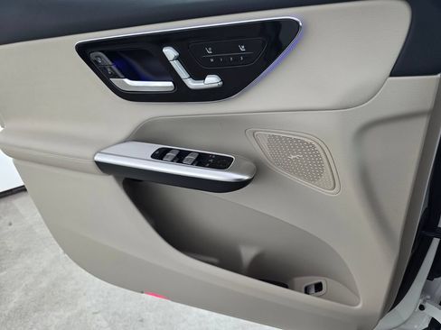 New 2027 Mercedes-Benz GLC 300 image 17
