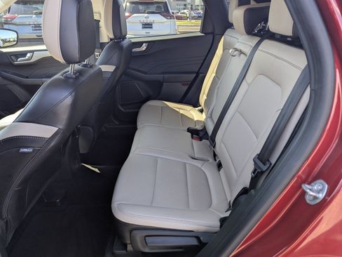 Used 2022 Ford Escape SEL w/ Technology Package FWD image 8