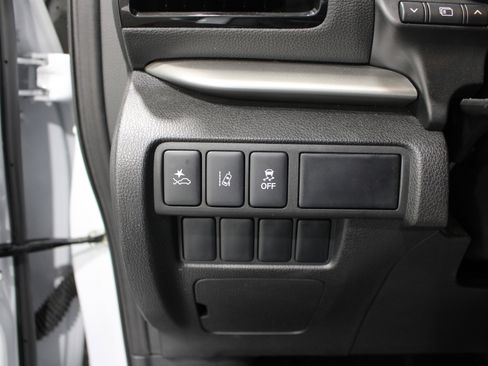 Used 2023 Mitsubishi Eclipse Cross LE AWD/4WD image 9