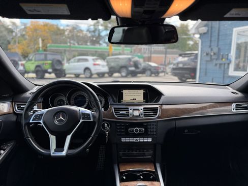 Used 2014 Mercedes-Benz E 350 4MATIC Sedan image 21