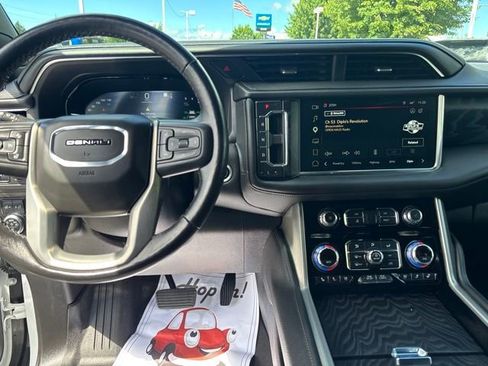 Used 2022 GMC Yukon XL Denali AWD/4WD image 20