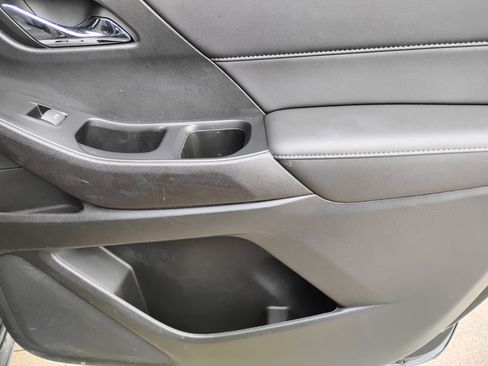 Used 2023 Chevrolet Traverse LT image 21