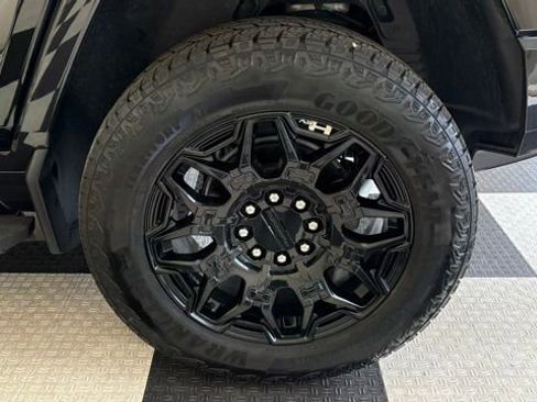 Used 2025 GMC Hummer EV 2X image 21