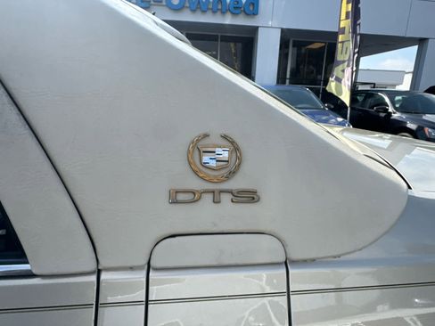 Used 2008 Cadillac DTS image 9