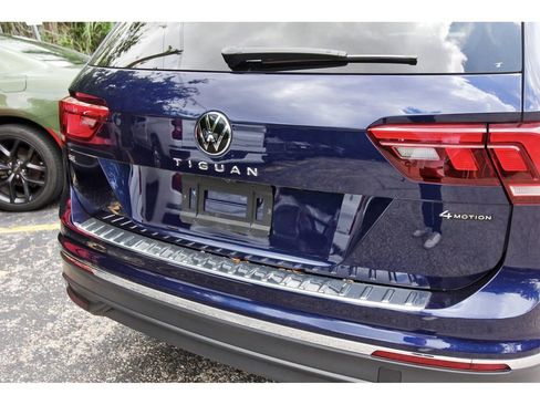 Used 2024 Volkswagen Tiguan SE w/ Panoramic Sunroof Package AWD/4WD image 5