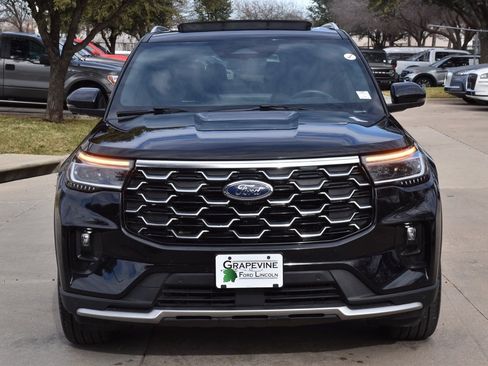 Certified 2025 Ford Explorer Platinum w/ LUX Leather Package image 3