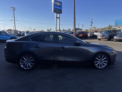 Used 2022 MAZDA MAZDA3 s image 3