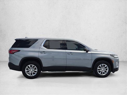 Used 2023 Chevrolet Traverse LS FWD image 4