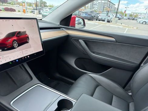 Used 2023 Tesla Model Y Long Range AWD/4WD image 19