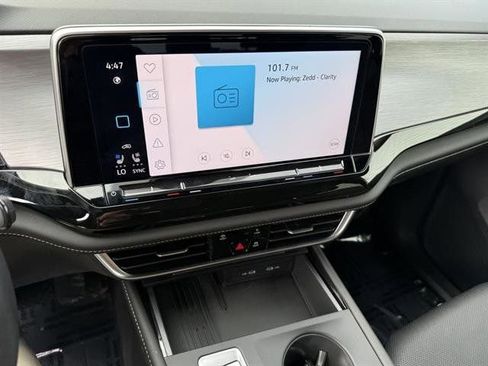 Certified 2025 Volkswagen Atlas Cross Sport SE image 21