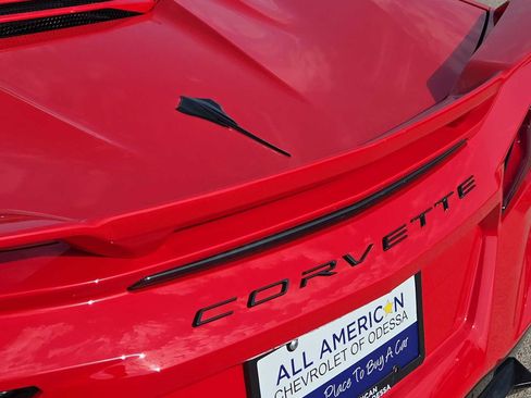 Used 2022 Chevrolet Corvette Stingray Premium Conv w/ Z51 Performance Package RWD image 11
