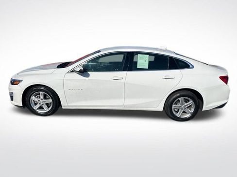 Used 2024 Chevrolet Malibu LT image 3