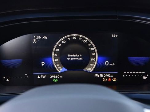 Used 2023 Volkswagen Taos SE w/ Panoramic Sunroof Package image 12