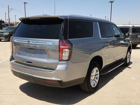 Used 2022 Chevrolet Suburban LT AWD/4WD image 3