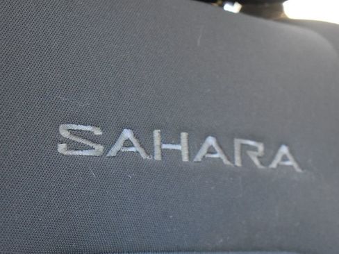 Used 2021 Jeep Wrangler Unlimited Sahara AWD/4WD image 16
