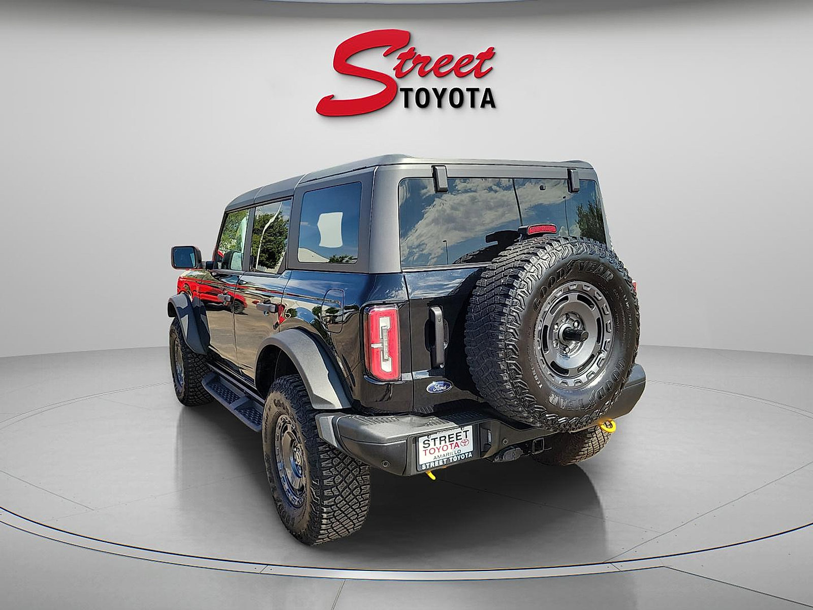 Used 2024 Ford Bronco Badlands AWD/4WD image 2