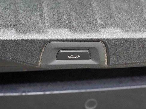 Used 2020 BMW X5 M50i w/ Premium Package image 42