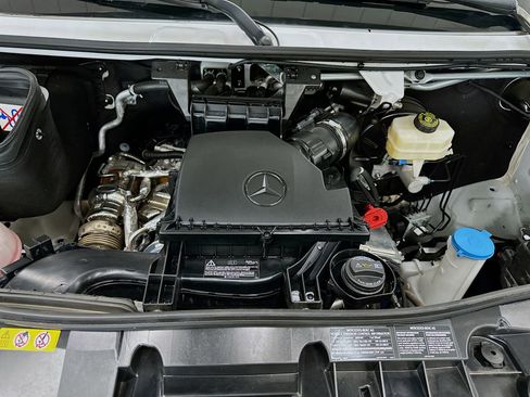Used 2023 Mercedes-Benz Sprinter 144 Cargo image 29