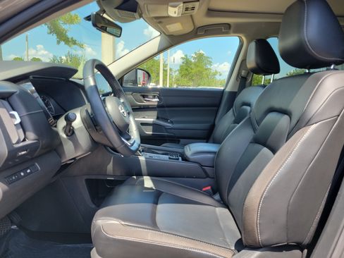 Certified 2023 Nissan Pathfinder SL w/ SL Premium Package AWD/4WD image 13