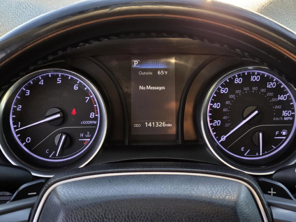 Used 2018 Toyota Camry SE w/ Moonroof Package FWD image 28