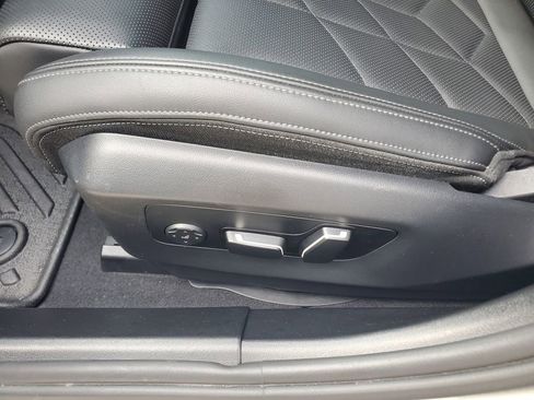 Used 2024 BMW 530i xDrive w/ Premium Package AWD/4WD image 19