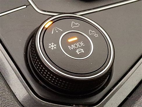 Used 2020 Volkswagen Tiguan SEL w/ 3rd Row Seat Package image 25