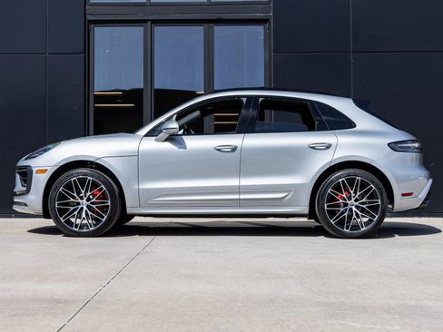Certified 2025 Porsche Macan S image 2