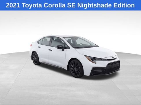 Used 2021 Toyota Corolla SE w/ Carpet Mat Package (TMS) FWD image 2