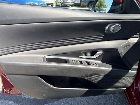 Used 2025 Hyundai Elantra SEL FWD image 17
