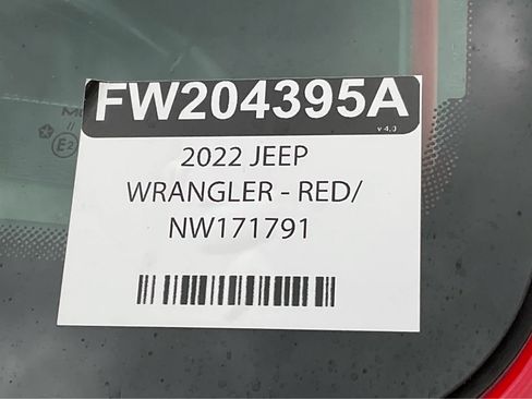 Used 2022 Jeep Wrangler Unlimited Sahara w/ LED Lighting Group AWD/4WD image 29