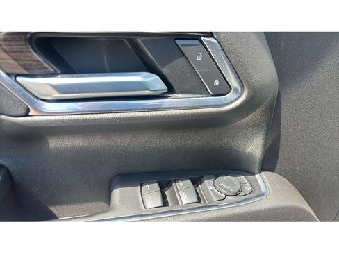 Used 2022 Chevrolet Silverado 1500 LT Trail Boss w/ LT Trail Boss Premium Package AWD/4WD image 19