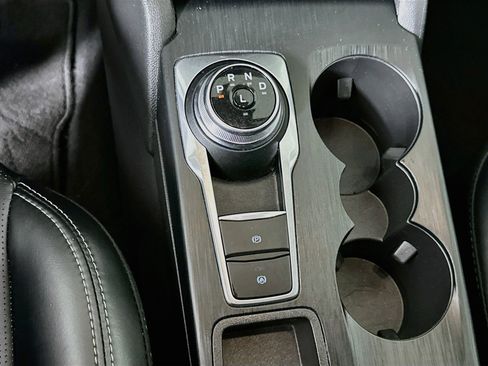 Used 2025 Ford Escape Platinum AWD/4WD image 25