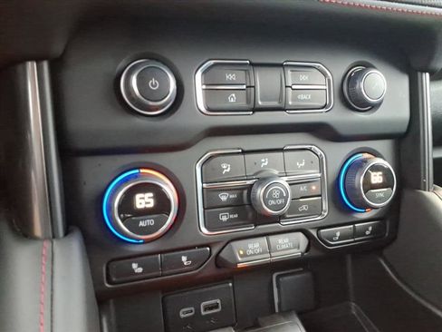 Used 2024 Chevrolet Suburban RST w/ Luxury Package image 16