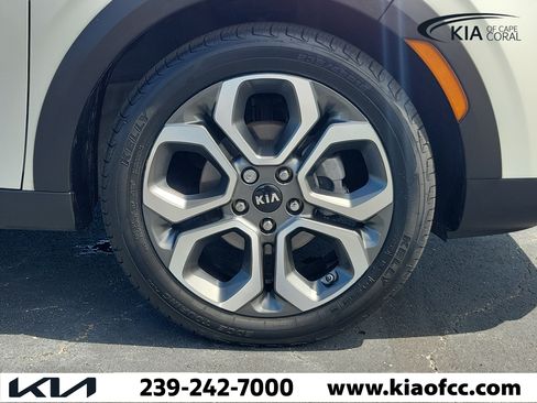 Used 2020 Kia Soul X-Line FWD image 7