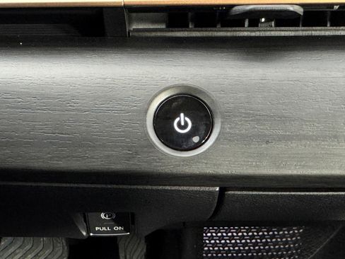 Used 2024 Nissan Ariya AWD image 22