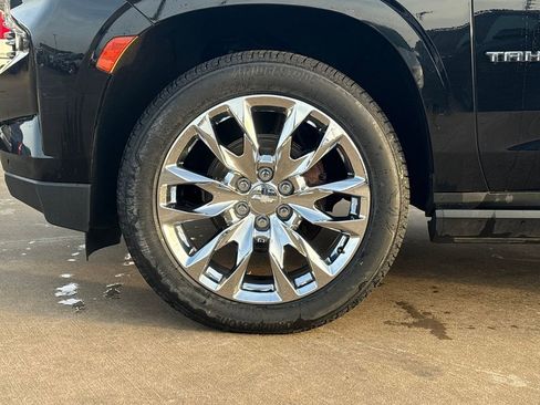 Used 2022 Chevrolet Tahoe Premier w/ Premium Package image 18
