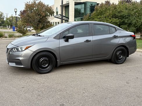 Used 2020 Nissan Versa S image 15