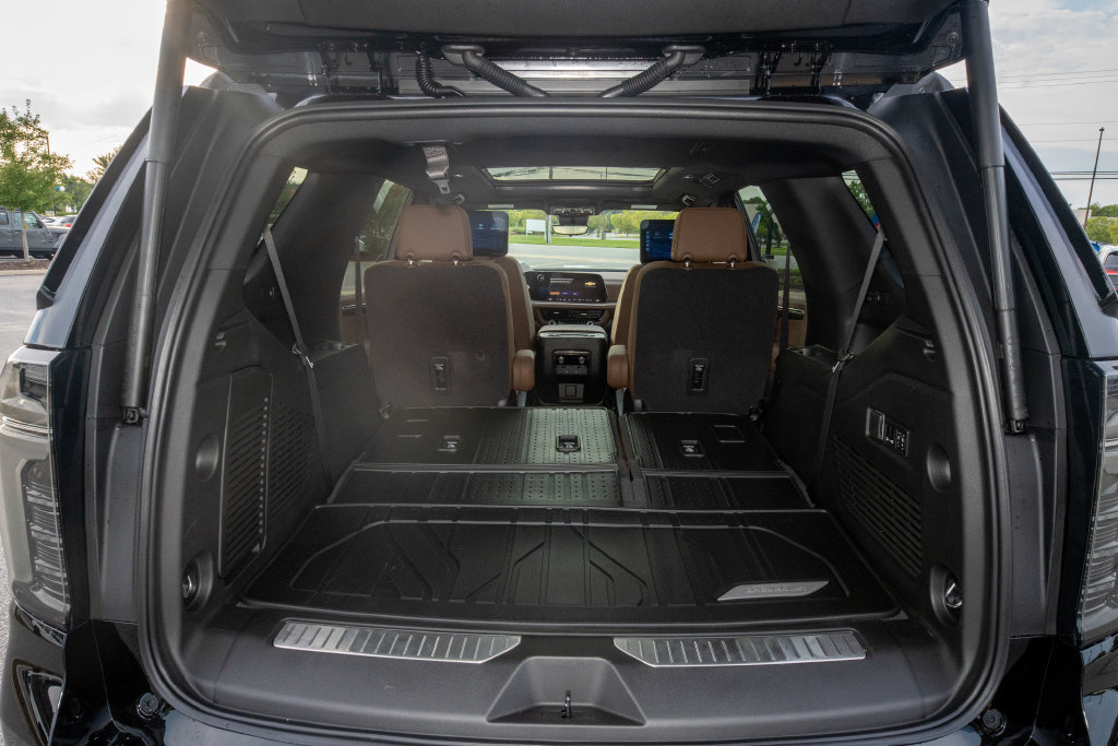 New 2026 Chevrolet Tahoe High Country AWD/4WD image 19