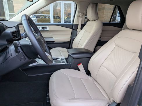 Certified 2023 Ford Explorer Limited w/ Equipment Group 301A image 24