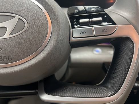 Used 2025 Hyundai Elantra SEL FWD image 22