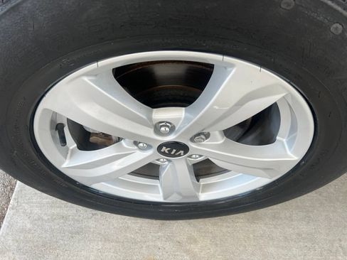 Certified 2021 Kia Sorento LX AWD/4WD image 38