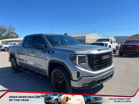 Used 2025 GMC Sierra 1500 Elevation image 2