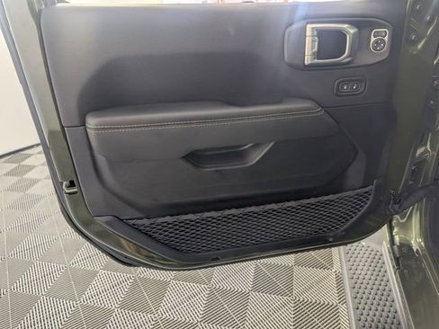 Used 2021 Jeep Wrangler Unlimited Sahara AWD/4WD image 10