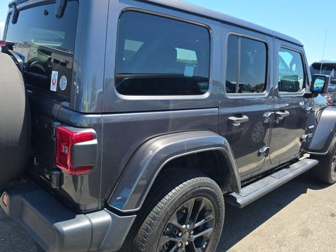 Used 2021 Jeep Wrangler Unlimited Sahara w/ Cold Weather Group AWD/4WD image 4